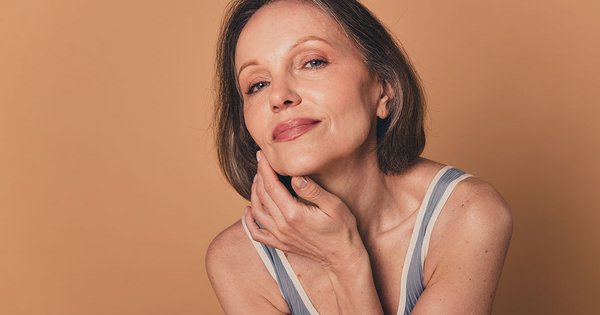 Wie korrigiert ein modernes Facelift abgesunkene Fettpolster in der Wangenregion?